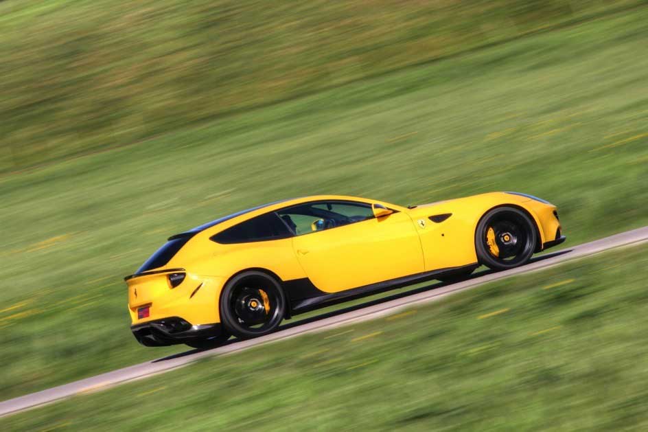 黄色法拉利四驱超跑