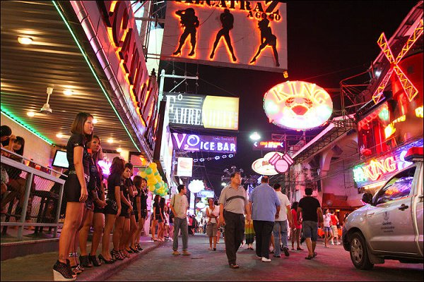 「泰国芭提雅步行街二楼」✅ 泰国芭提雅步行街有什么特色