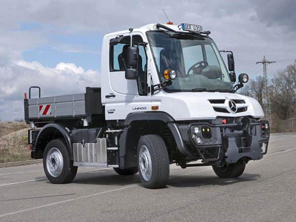 2014款奔驰乌尼莫克(4/8)