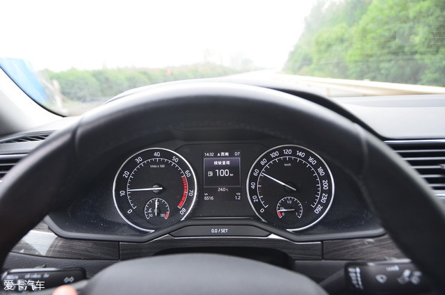 120km速派油表亮灯后续航里程测试