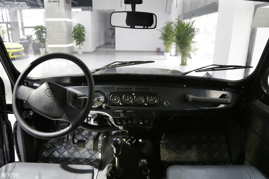 来自战斗民族的战斗型suv 实拍瓦滋猎人