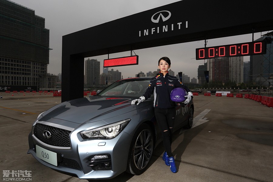 潘晓婷战胜维特尔赛车天分惊艳全场