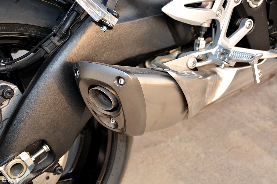 铃木GSX-S1000F;铃木旅行跑车;SUZUKI GSX-S1000F