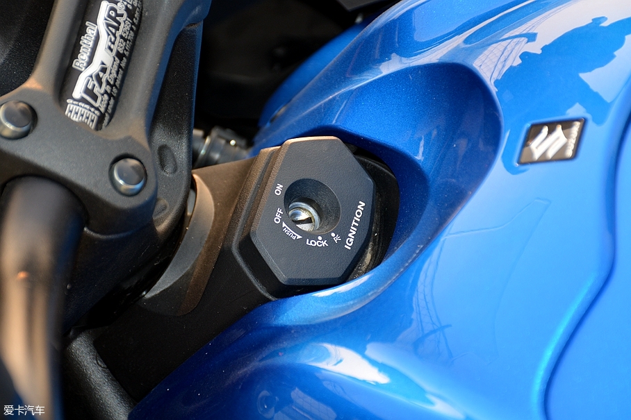 铃木GSX-S1000F;铃木旅行跑车;SUZUKI GSX-S1000F