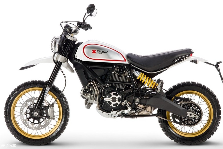 杜卡迪又为大家带来两个新姿态的scrambler,一款是cafe racer(咖啡