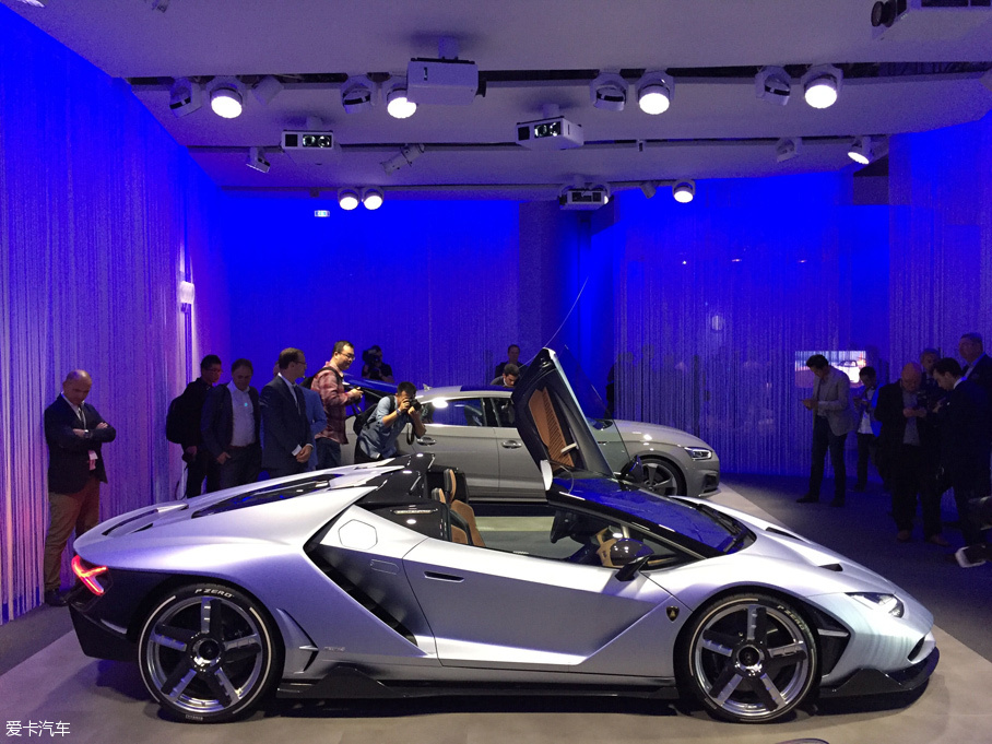Lamborghini Centenario Convertible at the Paris Motor Show