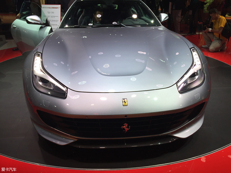 2016巴黎车展：法拉利GTC4Lusso T发布