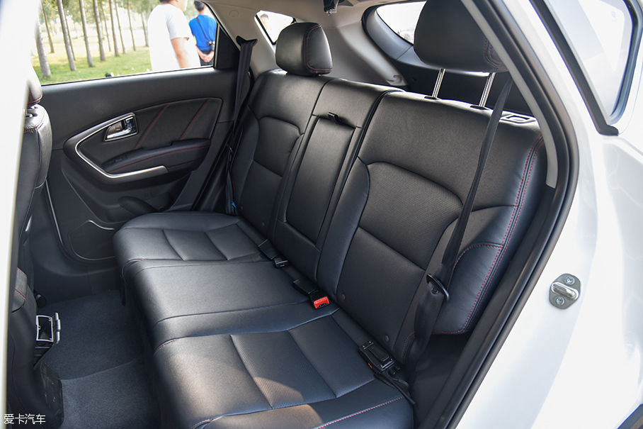 试驾华泰XEV260纯电动SUV
