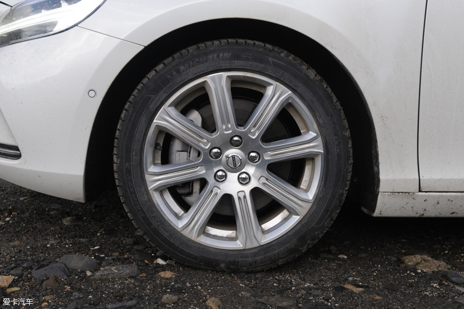 2017款沃尔沃V40；2017款XC60